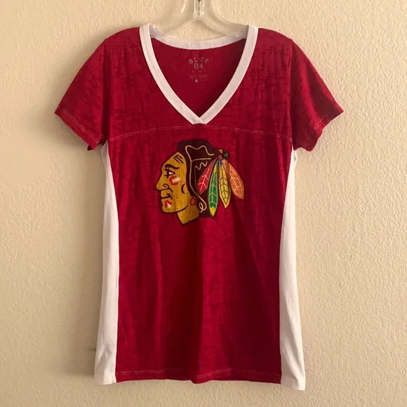 ❄️4 for $20❄️ Chicago Blackhawks T-Shirt - Picture 1 of 4
